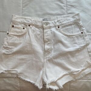 Zara White Frayed Hem Jean Shorts